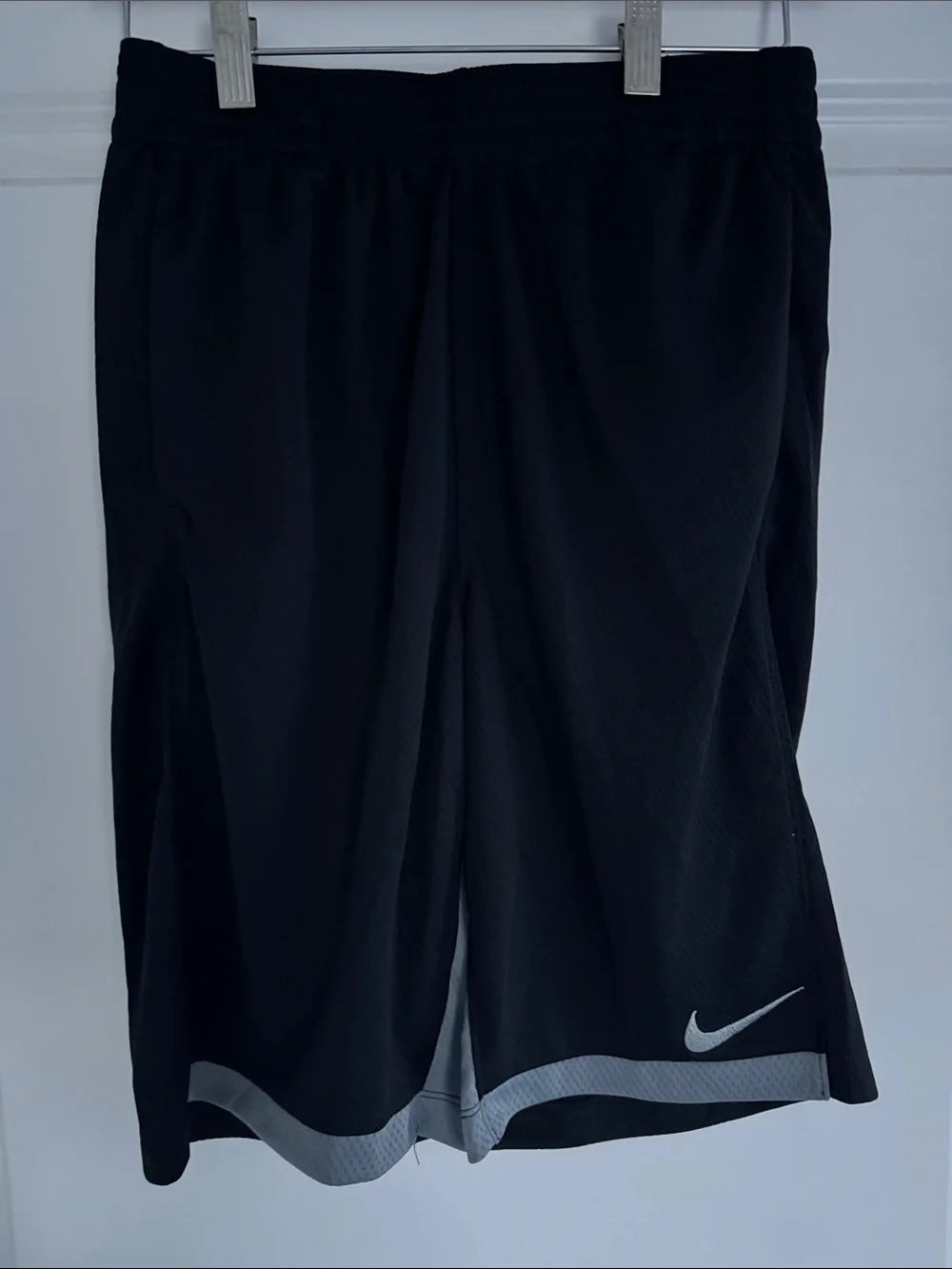NWOT Kids Nike Jordan Regular Fit Black & Grey Straight Fit Drawstring Shorts XL